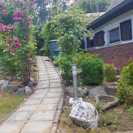 Gemuetliches Ferienhaus In Seenaehe Sewekow Exteriör bild