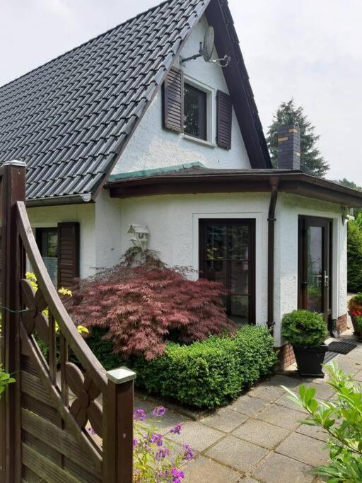 Gemuetliches Ferienhaus In Seenaehe Sewekow Exteriör bild