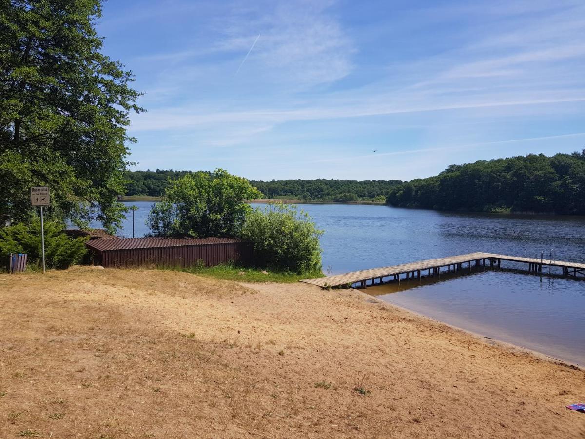 Gemuetliches Ferienhaus In Seenaehe Sewekow Exteriör bild